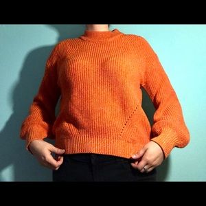 Orange knit sweater 💙